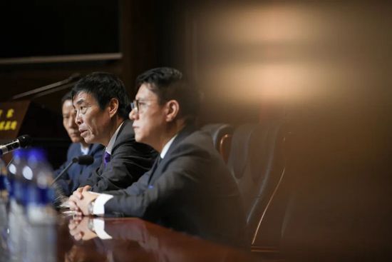 成人久久免费视频