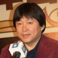 光屁屁美女挠胸侵犯